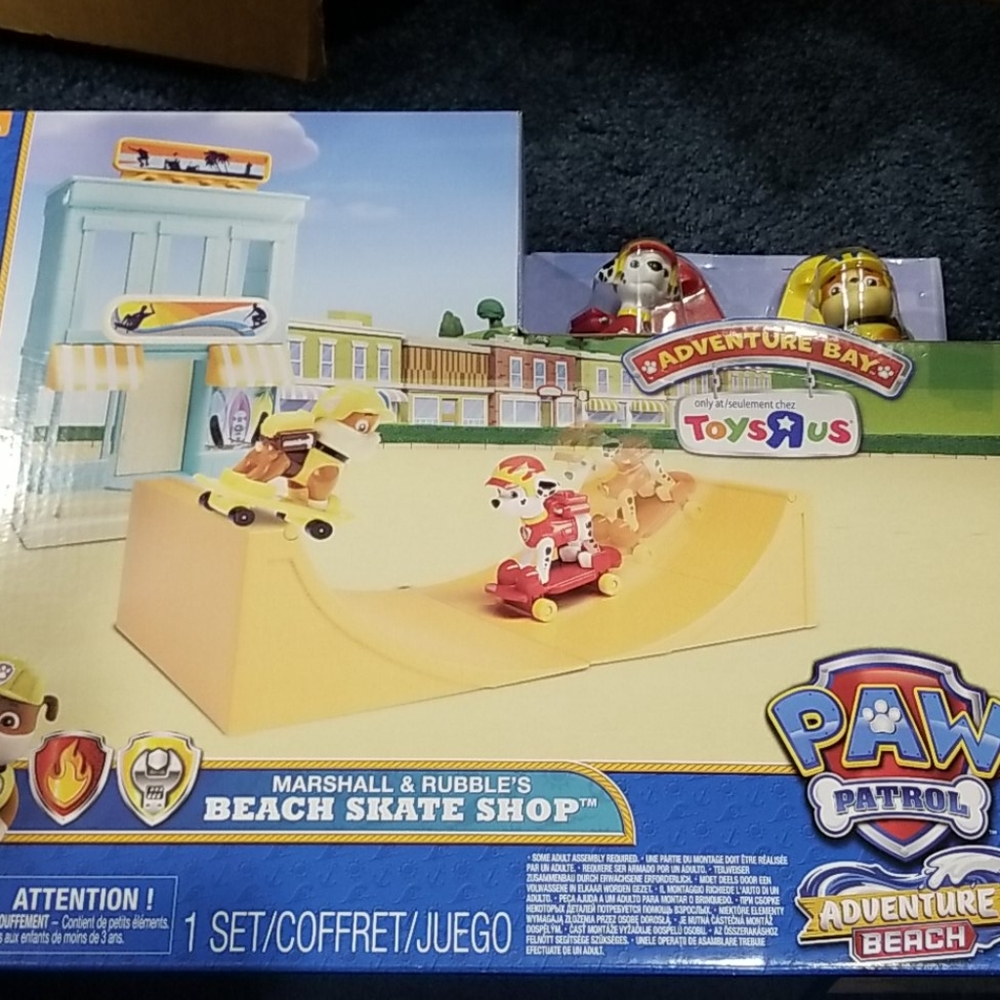 Nwt! Paw patrol adventure beach